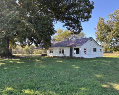 2 Bedroom 1BA 1260 ft Apartment For Rent in Estill Springs, TN