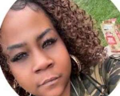 Interested in teaming-up. Budget: $600 per month. Ready to move: November 22. Looking for myself. I am a single female that is a very outgoing, spunky people person and I love energetic people! I do not judge others and I mind my own business. I like to make people laugh and keep them smiling :) I like cooking and I am a very organized and clean individual that moved to Minnesota 2 months ago s...