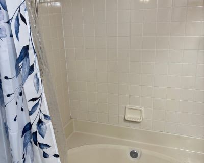 Unfurnished Room for Rent - Master Bedroom, Private Bathroom