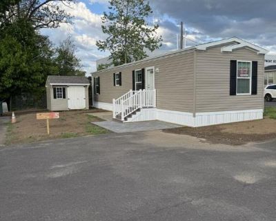 2 Bedroom 1BA 728 ft Mobile Home For Rent in Trevose, PA