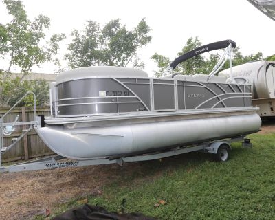 2021 Sylvan 20' Party Fish
