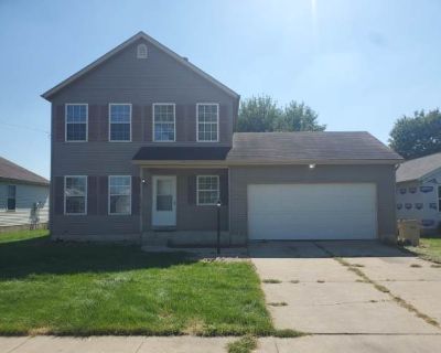 3 Bedroom 1.5BA 1248 ft Pet-Friendly Apartment For Rent in South Bend, IN