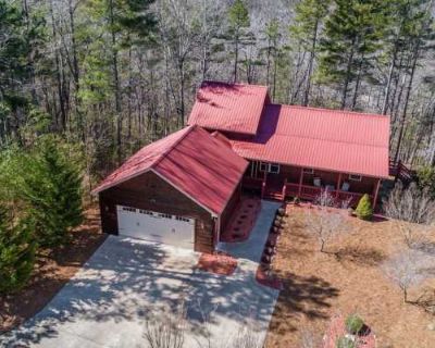 3 Bedroom 3BA 3085 ft Furnished Pet-Friendly Apartment For Rent in Union County, GA