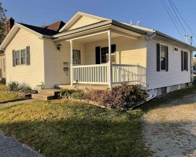 107 N Rufus St. Beautiful 2 bedroom home with 2 full bathrooms and a nicely updated kitchen. Inside you'll find a large living room, nicely updated kitchen and bathrooms, plenty of closet space, vinyl plank floors and a large basement with front load washer and dry plus room for storage. Outside you'll find a lovely covered front porch, a small fenced rear yard with a wood deck. The large one c...