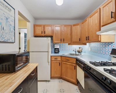 1 Bedroom 1BA 760 ft Condo For Sale in Saint Louis Park, MN